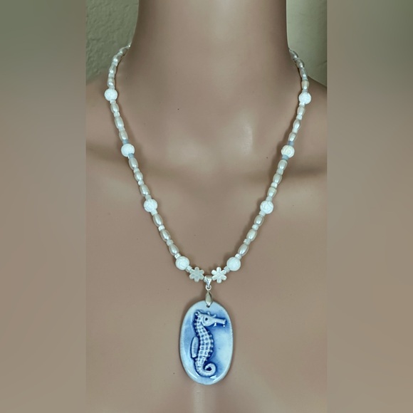 22-1/2 inch Freshwater Pearl necklace NWOT - Picture 1 of 12